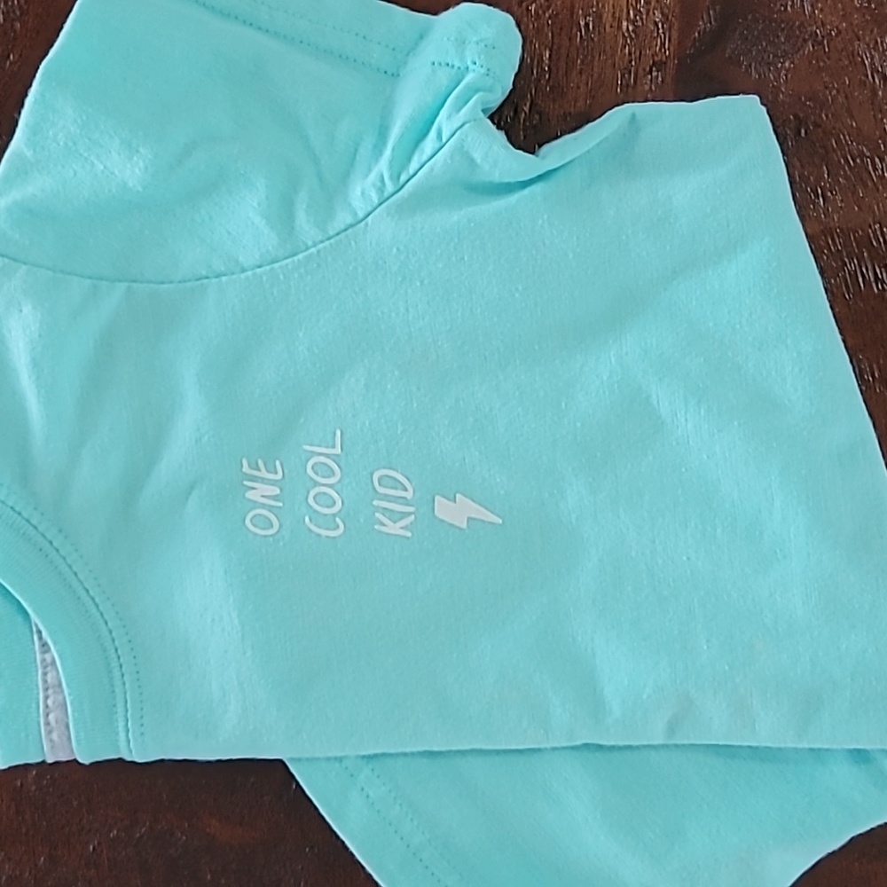 Tee - Picture 4 of 4